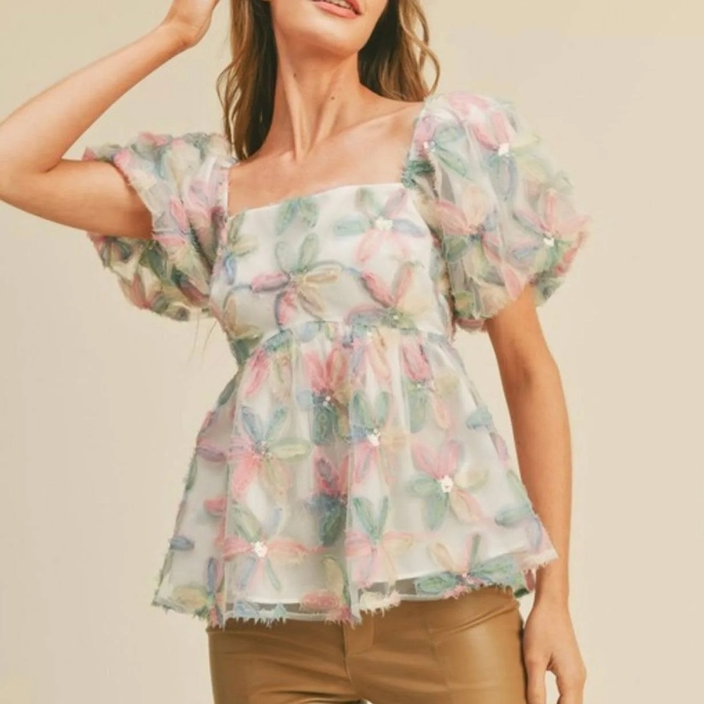 &merci Sequin Floral Applique Top